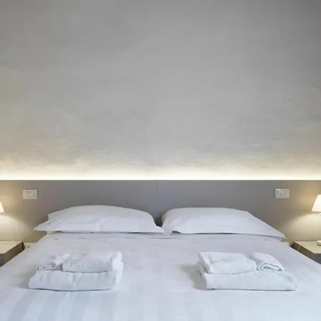 Giulia E Valentina By Halldis * פירנצה